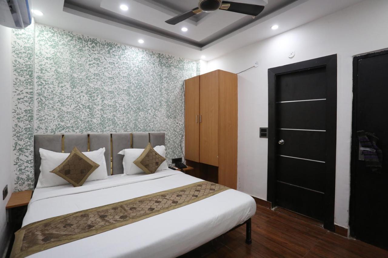 Hotel Twamev Couple Friendly Laxmi Nagar Yeni Delhi Dış mekan fotoğraf