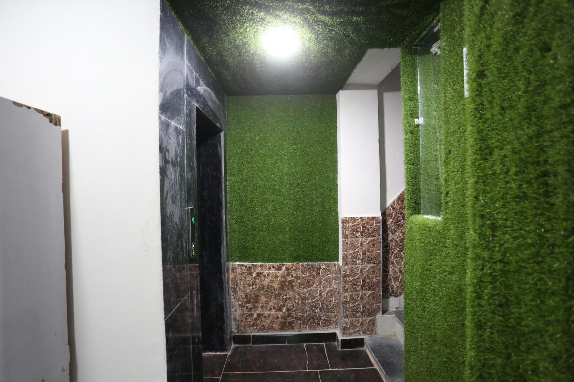 Hotel Twamev Couple Friendly Laxmi Nagar Yeni Delhi Dış mekan fotoğraf