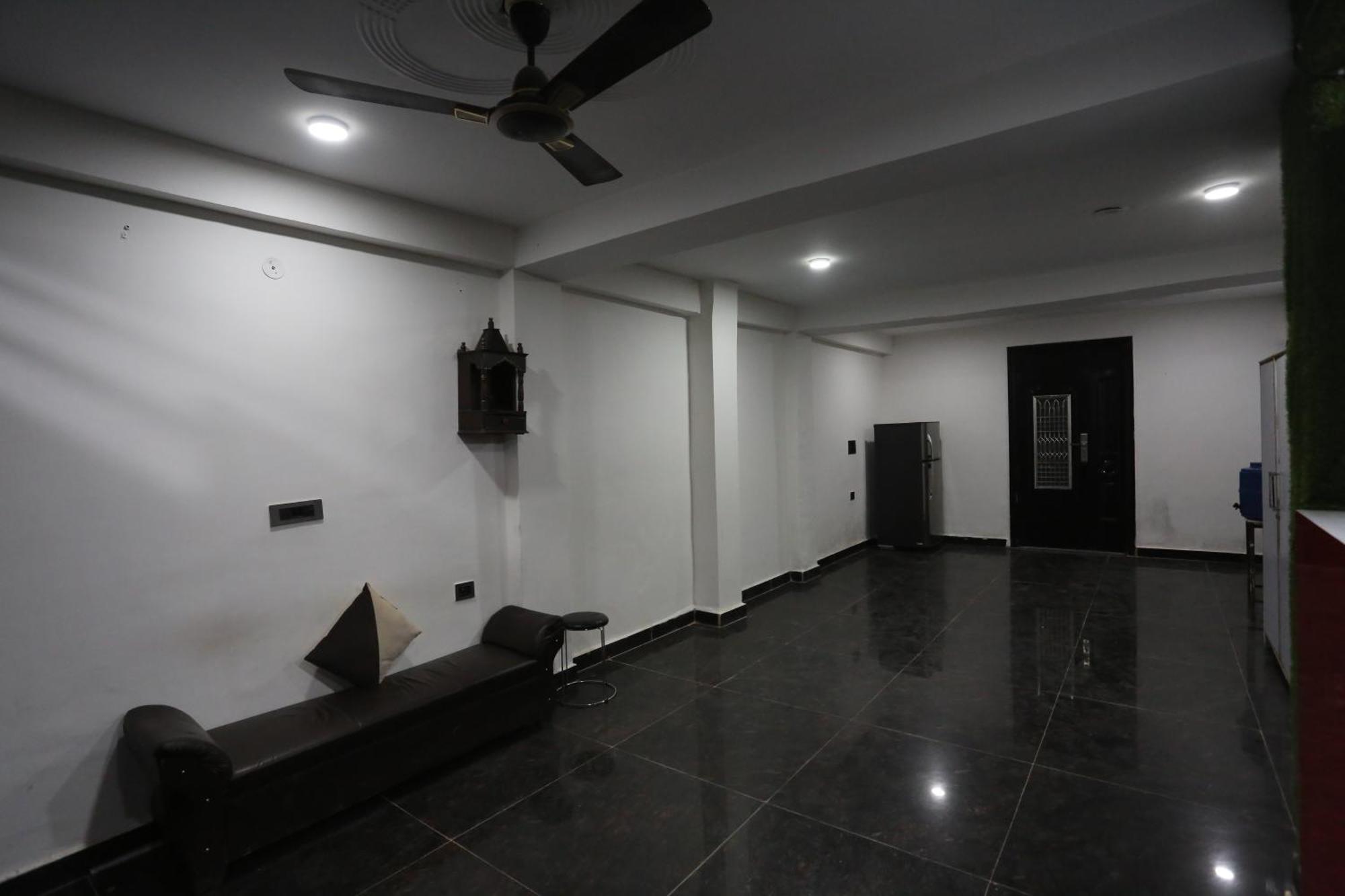 Hotel Twamev Couple Friendly Laxmi Nagar Yeni Delhi Dış mekan fotoğraf