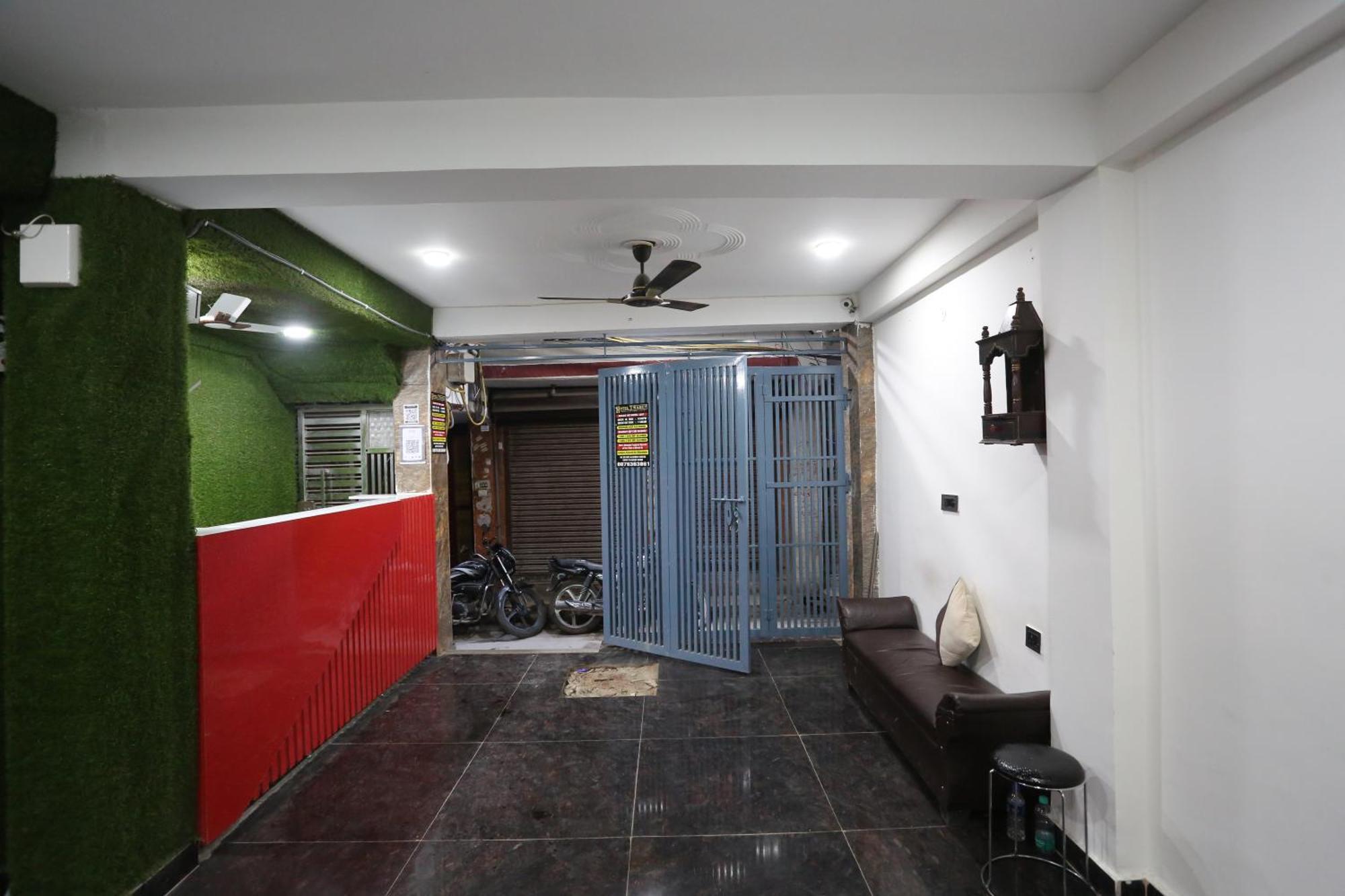 Hotel Twamev Couple Friendly Laxmi Nagar Yeni Delhi Dış mekan fotoğraf