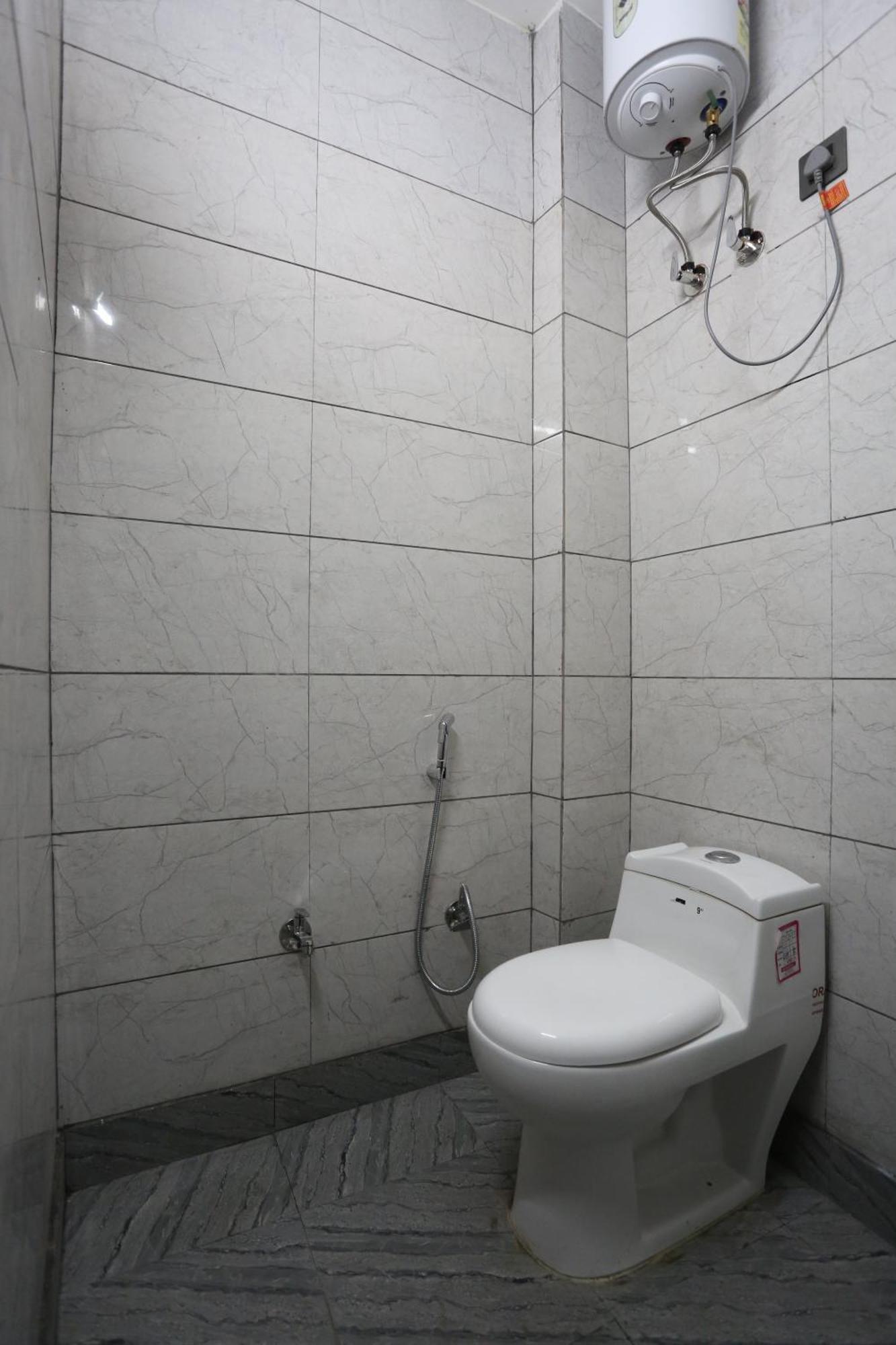 Hotel Twamev Couple Friendly Laxmi Nagar Yeni Delhi Dış mekan fotoğraf
