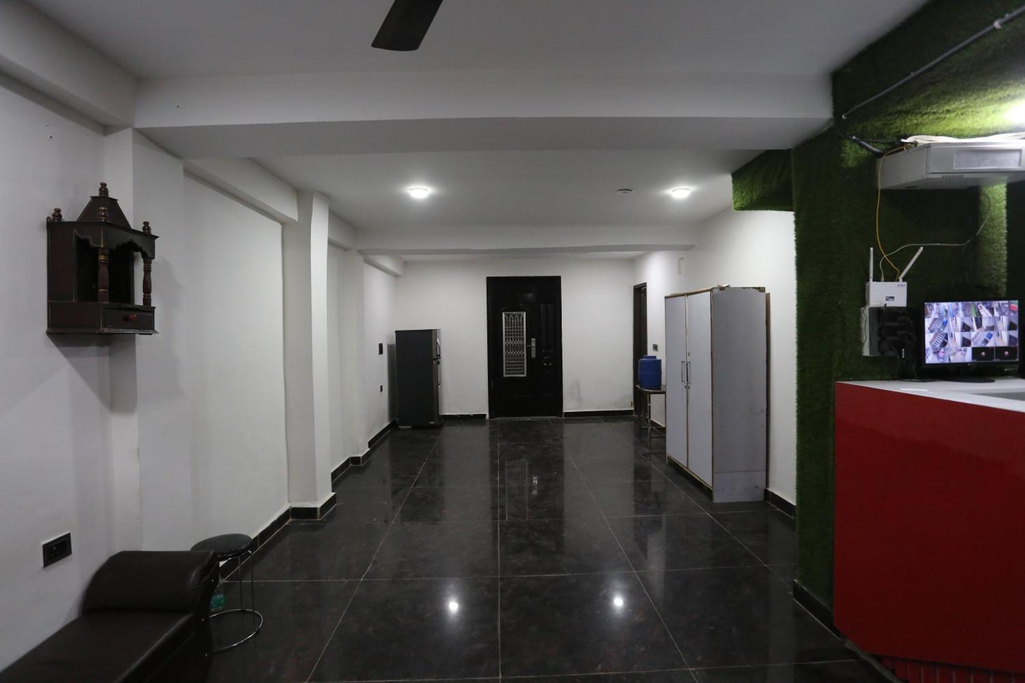 Hotel Twamev Couple Friendly Laxmi Nagar Yeni Delhi Dış mekan fotoğraf